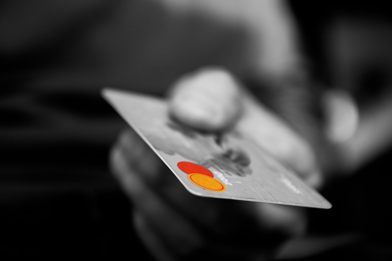 Pożyczki dla osób zadłużonych – jakie są dostępne opcje i jakie są ryzyka?